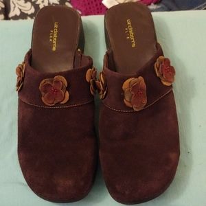 Liz Claiborne Swede Clogs